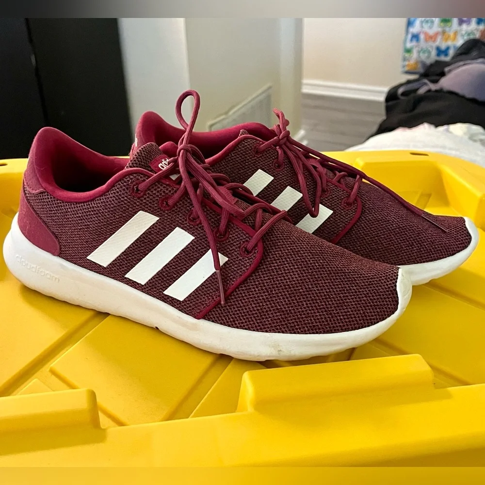Women’s ADIDAS Neo Cloudfoam Qt Racer Running Shoe Maroon & White 8